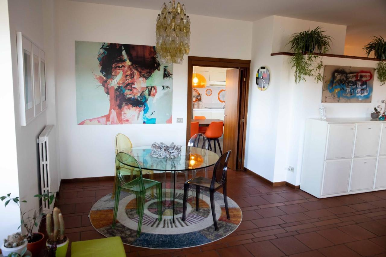 Sound Of Colors - Art Design Apartment Desenzano del Garda Exterior foto