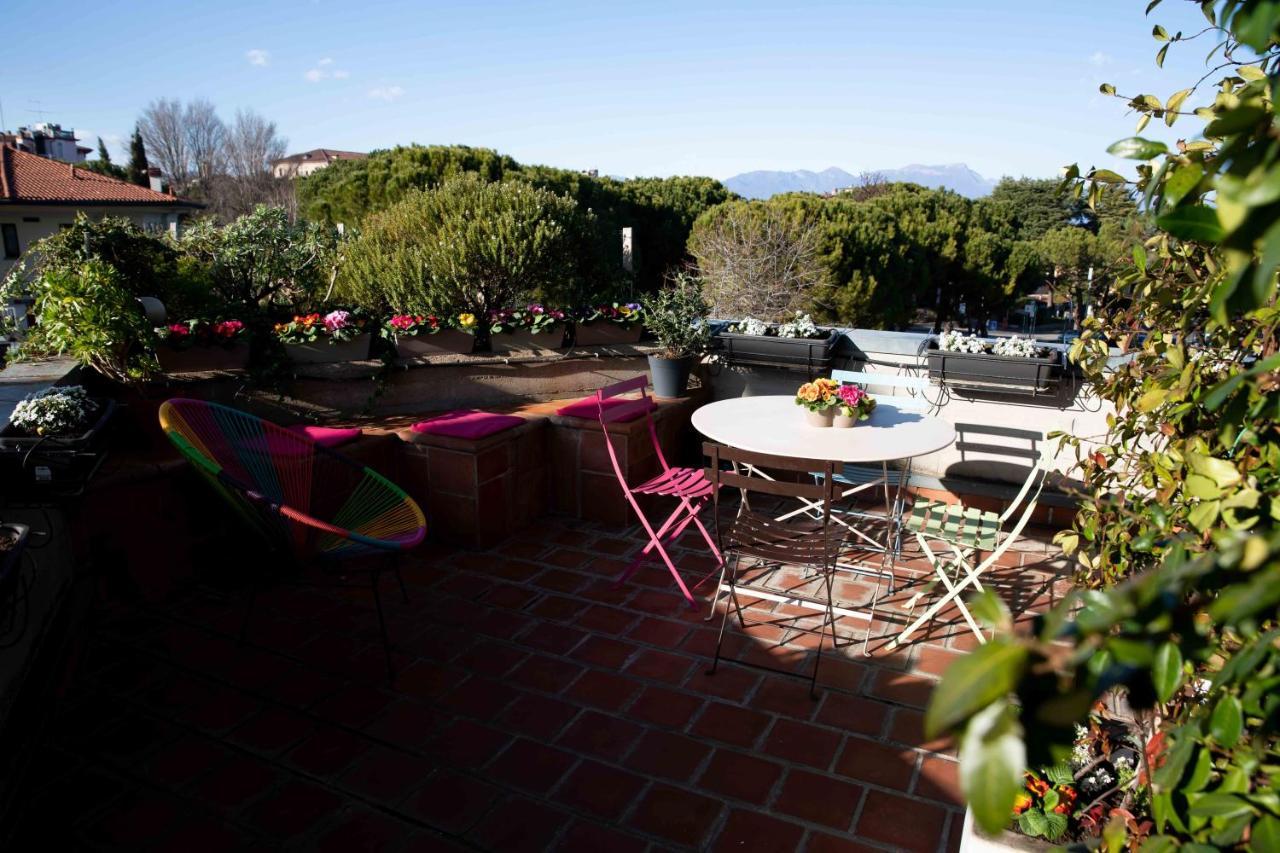 Sound Of Colors - Art Design Apartment Desenzano del Garda Exterior foto